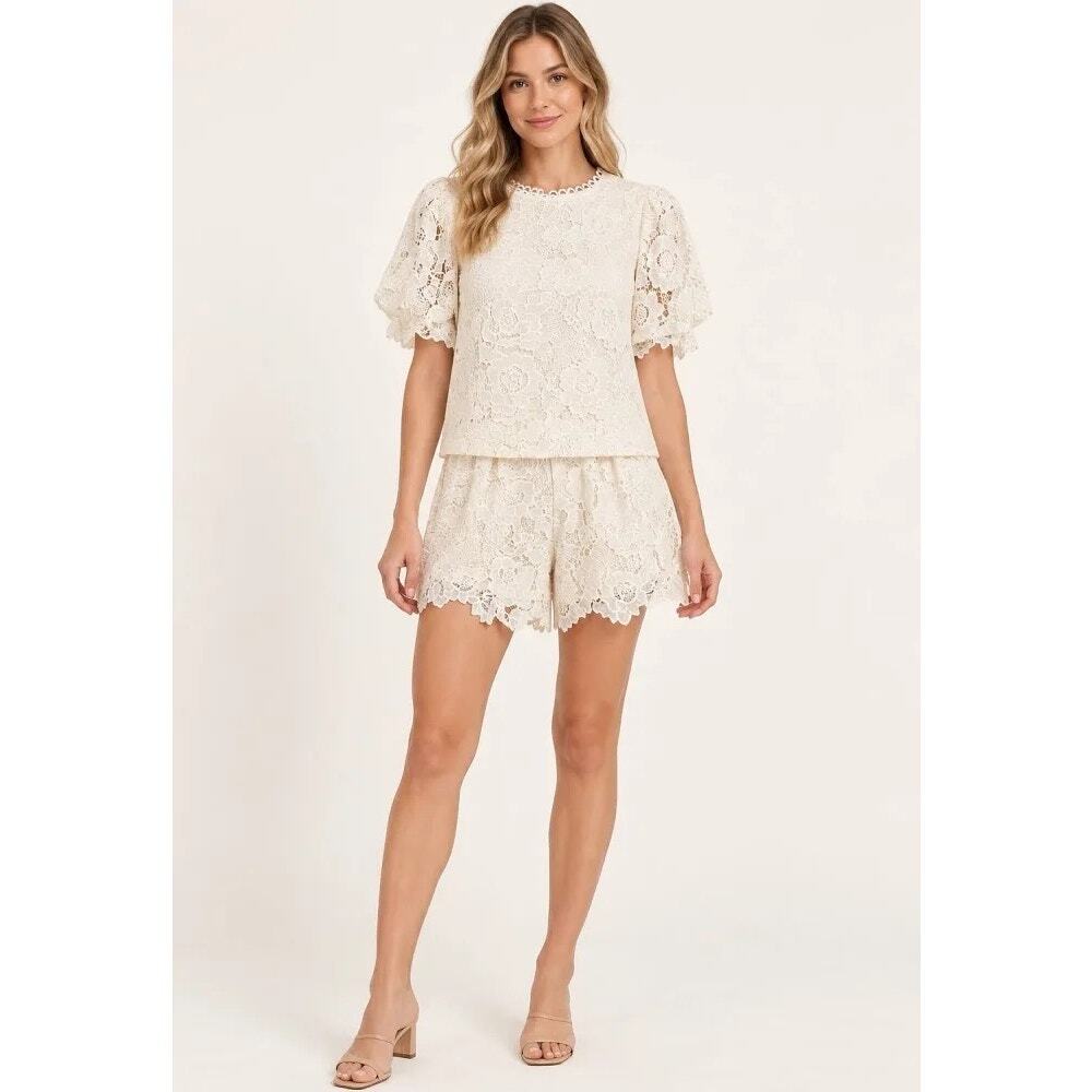 Umgee NWT Ivory Lace Floral Puff Sleeve Top & Shorts Set – Medium